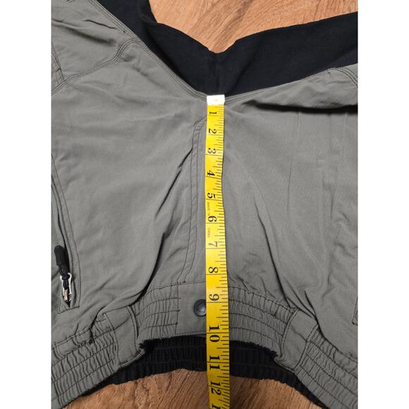 Endura Hummvee 3/4 Cycling Gray Black Outdoor Trail Shorts MTB Mountain Bike L - Picture 14 of 16